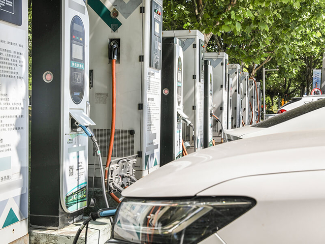 Pile de charge et décharge de batterie au lithium